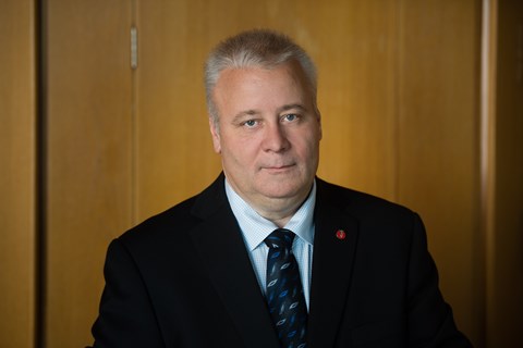 Eanadoallo- ja biebmoministtar Bård Hoksrud.