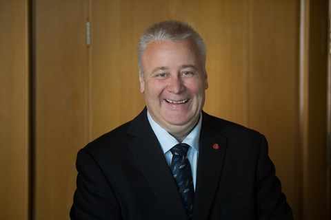 Eanadoallo- ja biebmoministtar Bård Hoksrud.