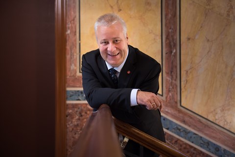 Eanadoallo- ja biebmoministtar Bård Hoksrud.