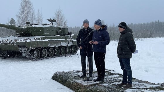 Minister of Finance Trygve Slagsvold Vedum, Prime Minister Jonas Gahr Støre and Minister of Defence Bjørn Arild Gram.