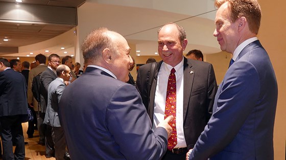 To the left Palestinia's Finance Minister Shukri Bishara and to the right Norway's Minister of Foreign Affairs Børge Brende.