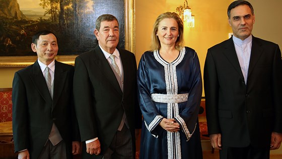 From left: Ambassador of Vietnam, H.E. Mr Hong Cuong Nguyen, Ambassador of Cuba, H.E. Oscar de los Reyes Ramos, Ambassador of Morocco, H.E. Ms Lamia Radi, Ambassador of Iran, Mr Mohammad Hassan Habibollahzadeh. Photo: M.B. Haga, MFA, Oslo