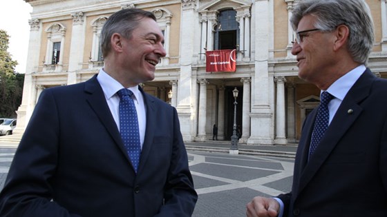 EØS- og EU-minister Frank Bakke-Jensen på besøk i EU og «den evige stad» - her sammen med Norges ambassadør i Roma, Bjørn T. Grydeland. Foto: Ane H. Lunde, UD