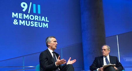 Natos generalsekretær Jens Stoltenberg på 9/11 Memorial & Museum. Foto: Isa Rama, UD