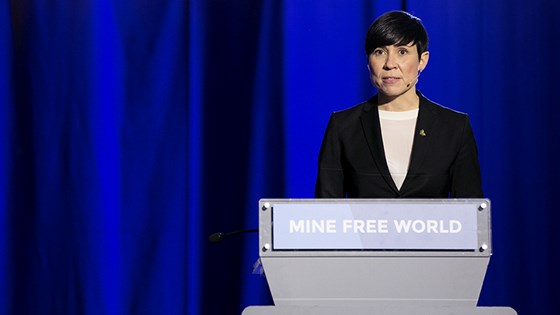 Oslo rådhus: Utenriksminister Ine Eriksen Søreide åpner Tilsynskonferansen for minekonvensjonen. Foto: Stine Østby, Medvind