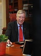 Ruhtadanministtar Sigbjørn Johnsen (Ap)                           Govven: Rune Kongsro