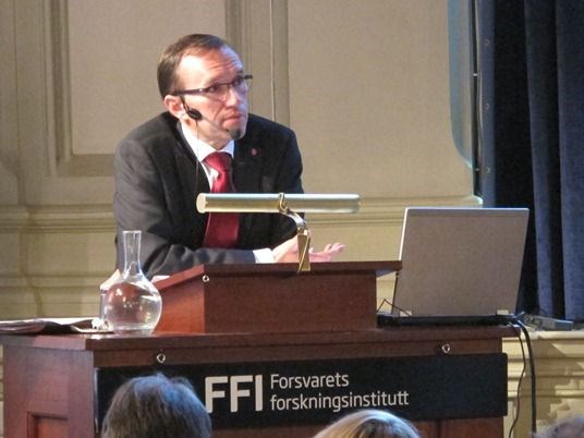 Espen Barth Eide på FFIs seminar