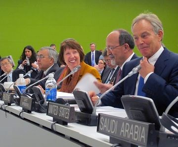 Palestinernes finansminister Nabil Kassis,Israels viseutenriksminister Danny Ayalon, EUs høyrepresentant for utenrikssaker Catherine Ashton, Kvartettens utsending Tony Blair og representanter fra sentrale giverland var samlet under ett tak. Foto: UD, Hansine Korslien