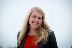 Politihkalaš ráđđeaddi Anne Marie Aanerud 