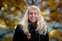 Politihkalaš ráđđeaddi Anne Marie Aanerud 