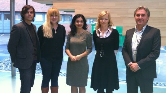 Besøk hos Ipark Stavanger. F.V.: Stein Bjelland, Elin Melberg, Hadia Tajik, Gry Isabel Sannes-Knutsen og Terje Handeland. (Foto: Ipark)