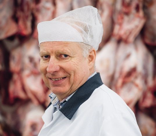 Erik Hovland Salgssjef og pølsemakermester i Smedstuen Gård, Dal i Eidsvoll, Akershus.