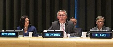 Statsminister Stoltenberg holder innlegg. Foto: Marte Fløan Beisvåg, UD