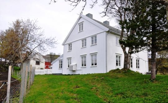 Fra tunet hos Tone Rubach og Ola Gjermund Berg på Sandsøya.