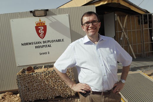 Espen Barth Eide i Tsjad. Foto: Torbjørn KJosvold, FMS.