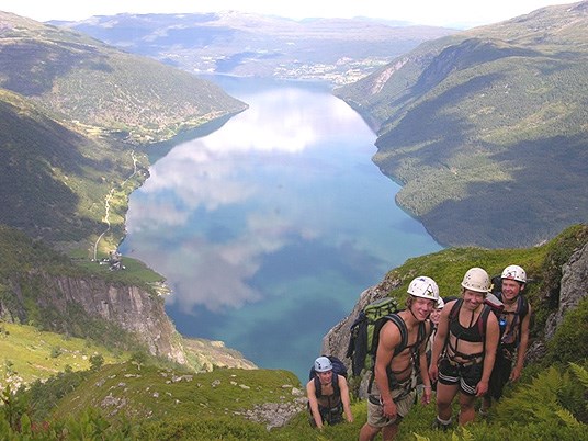 Breimsvatnet. Foto: Nordfjord Folkehøgskule/Nordfjord  Adventure