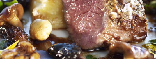 Senneps glasert lam med ”Ridder” potet, morkler og krydder saus. Foto: Tom Haga