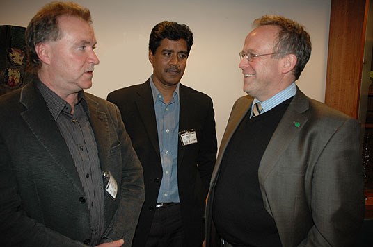 Landbruksforskning: Landbruks- og matminister Lars Peder Brekk, forskningsdirektør Nils Vagstad, Bioforsk og seniorforsker og internasjonal koordinator for Bioforsk Udaya Sekhar Nagothu, PhD.