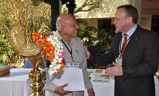 Landbruks- og matminister Lars Peder Brekk og planteforskeren M. S. Swaminthan
