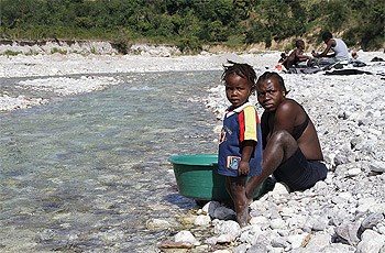 Klesvask i Les Cayes. Foto: UD