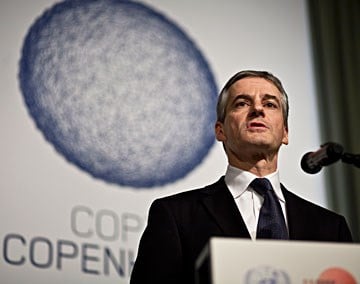 Norwegian Foreign Minister Jonas Gahr Støre and former US Vice President Al Gore are presenting a report on the melting of the cryosphere – that areas of the world covered by snow and ice – at a side event at the climate summit in Copenhagen (COP15) on 14 December 2009. Photo: Tomas Solli, The Norwegian Ministrial Service Centre