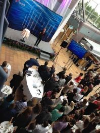 Statsminister Jens Stoltenberg holder en tale hos Statoil i Harstad. 
