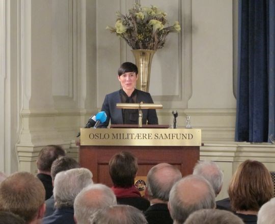 Ine Eriksen Søreide holder sin første nyttårstale i Oslo Militære Samfund (OMS) som forsvarsminister
