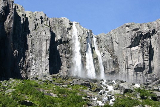 Tre fosser i Straumsbotn. Foto: Johnny Loen.