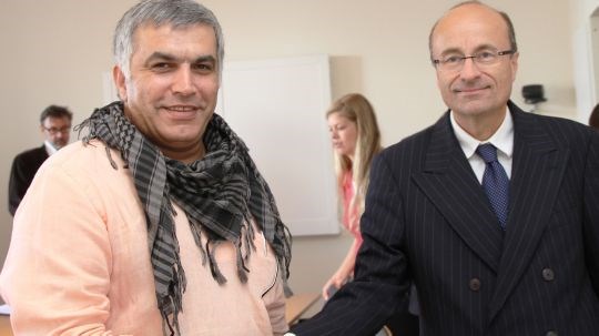 Statssekretær Hans Brattskar og Nabeel Rajab fra Bahrain Centre for Human Rights.